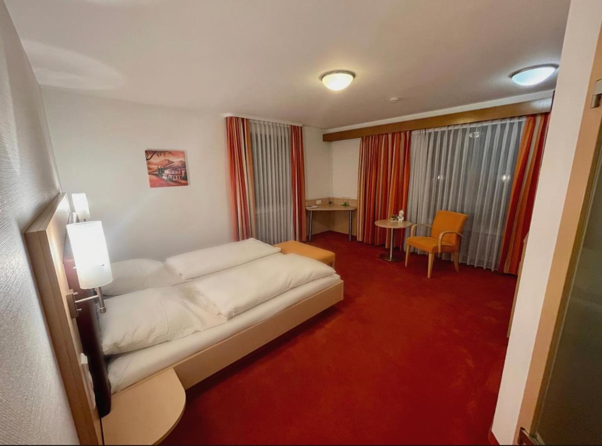 Lilton Hotel Stuttgart-Zuffenhausen Εξωτερικό φωτογραφία